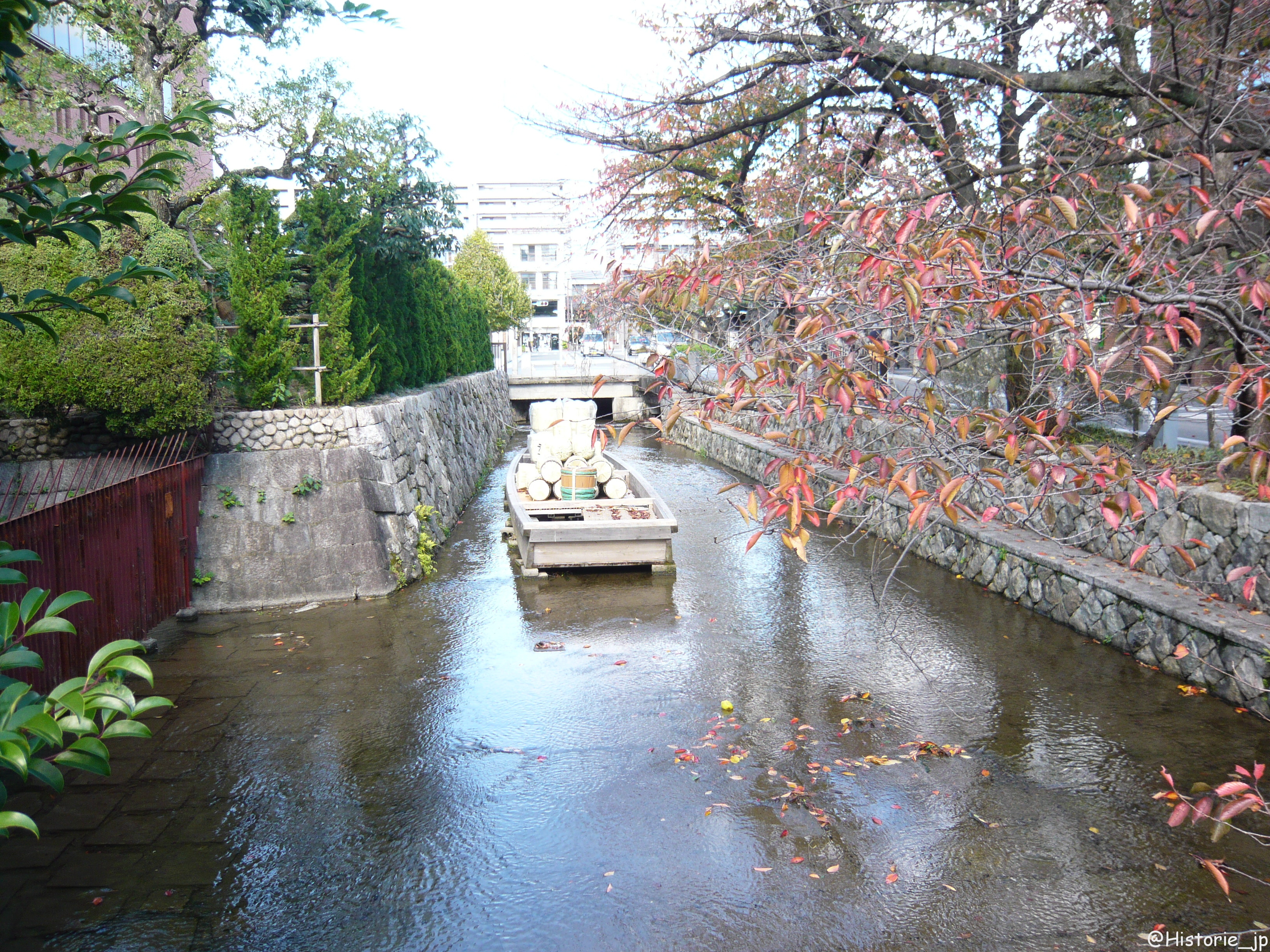 [京都] 京都四條 「出雲の阿国」の像・阿国の目線の先には。＞ぷらり歴史路