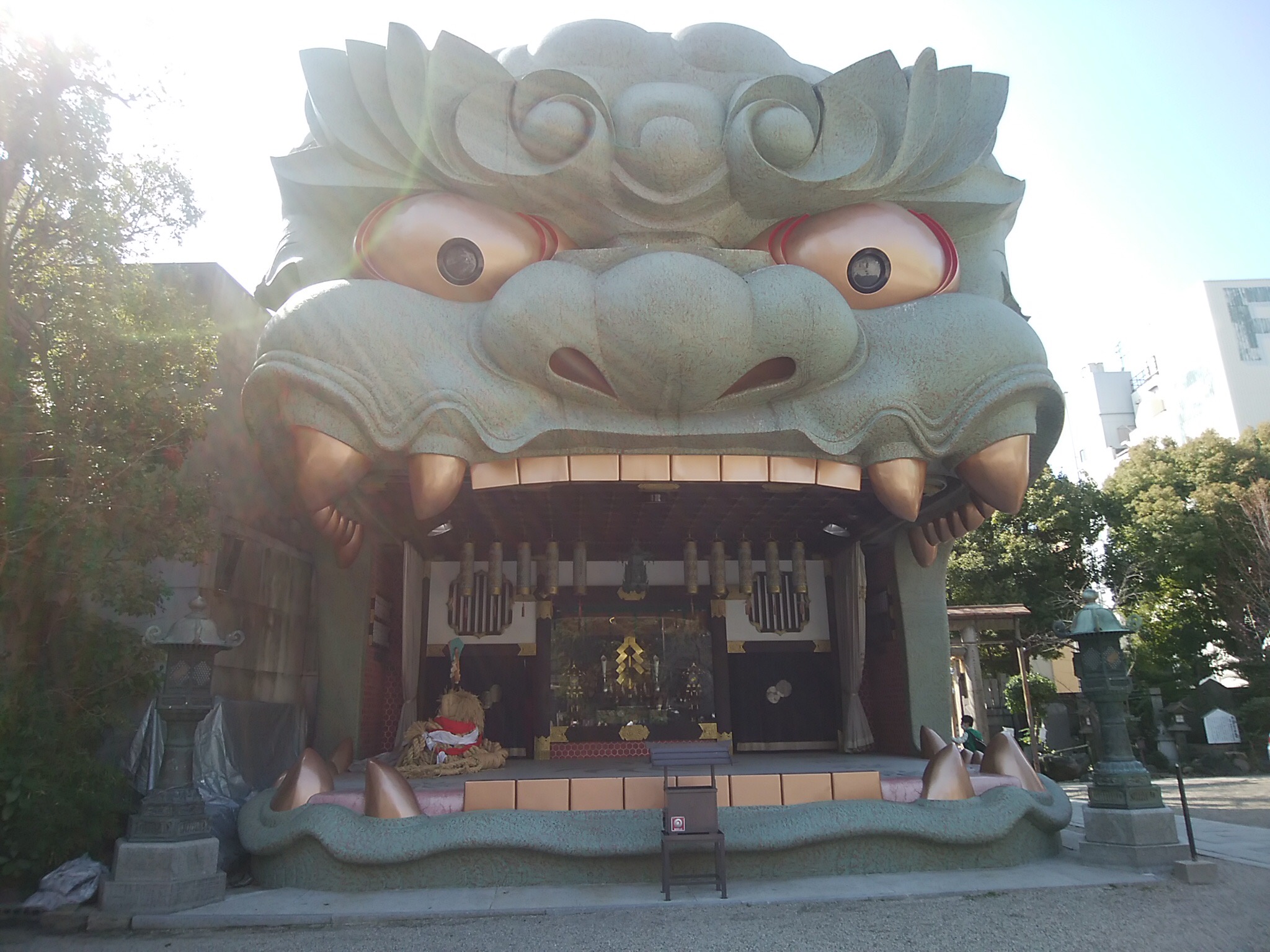 獅子殿（高12m 奥行10m 幅11m 昭和49年（1974年）5月完成）