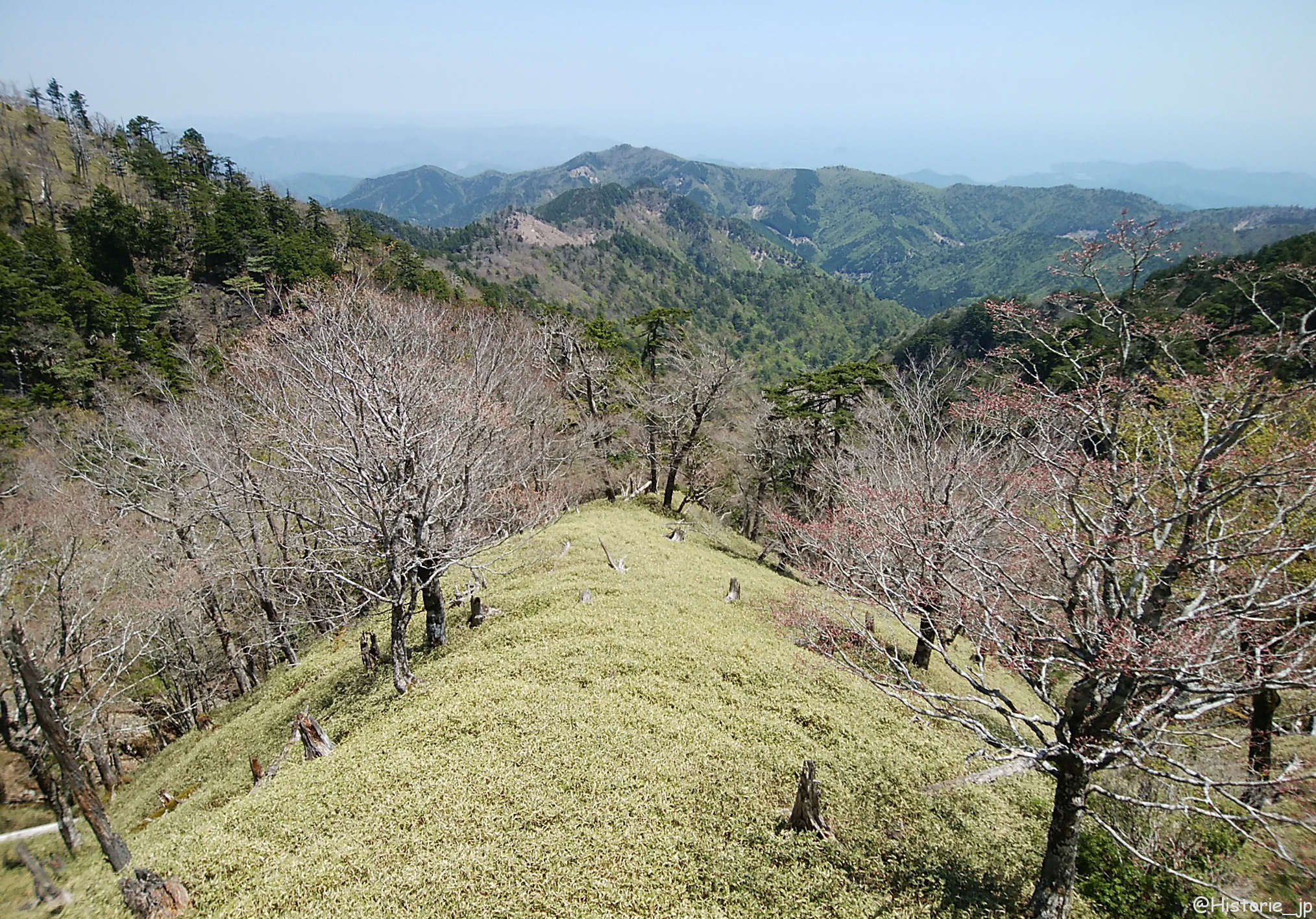 大台ケ原・神武天皇像