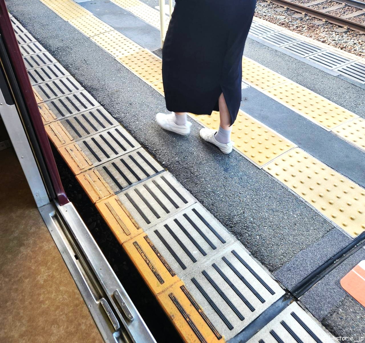 [大阪・中津] 阪急電鉄の中津駅（大阪府）のホーム