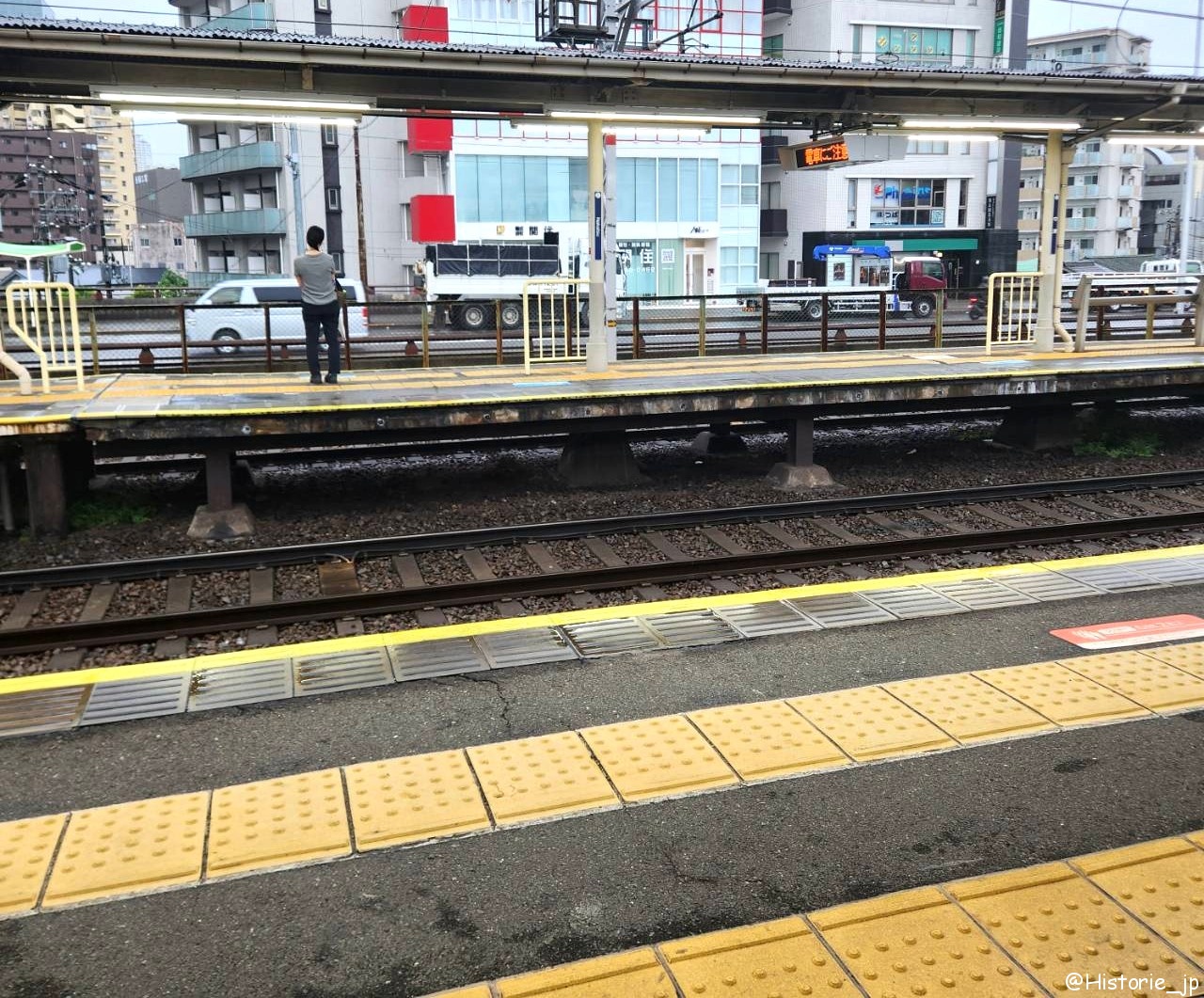 [大阪・中津] 阪急電鉄の中津駅 HK-02 （大阪府）のホーム