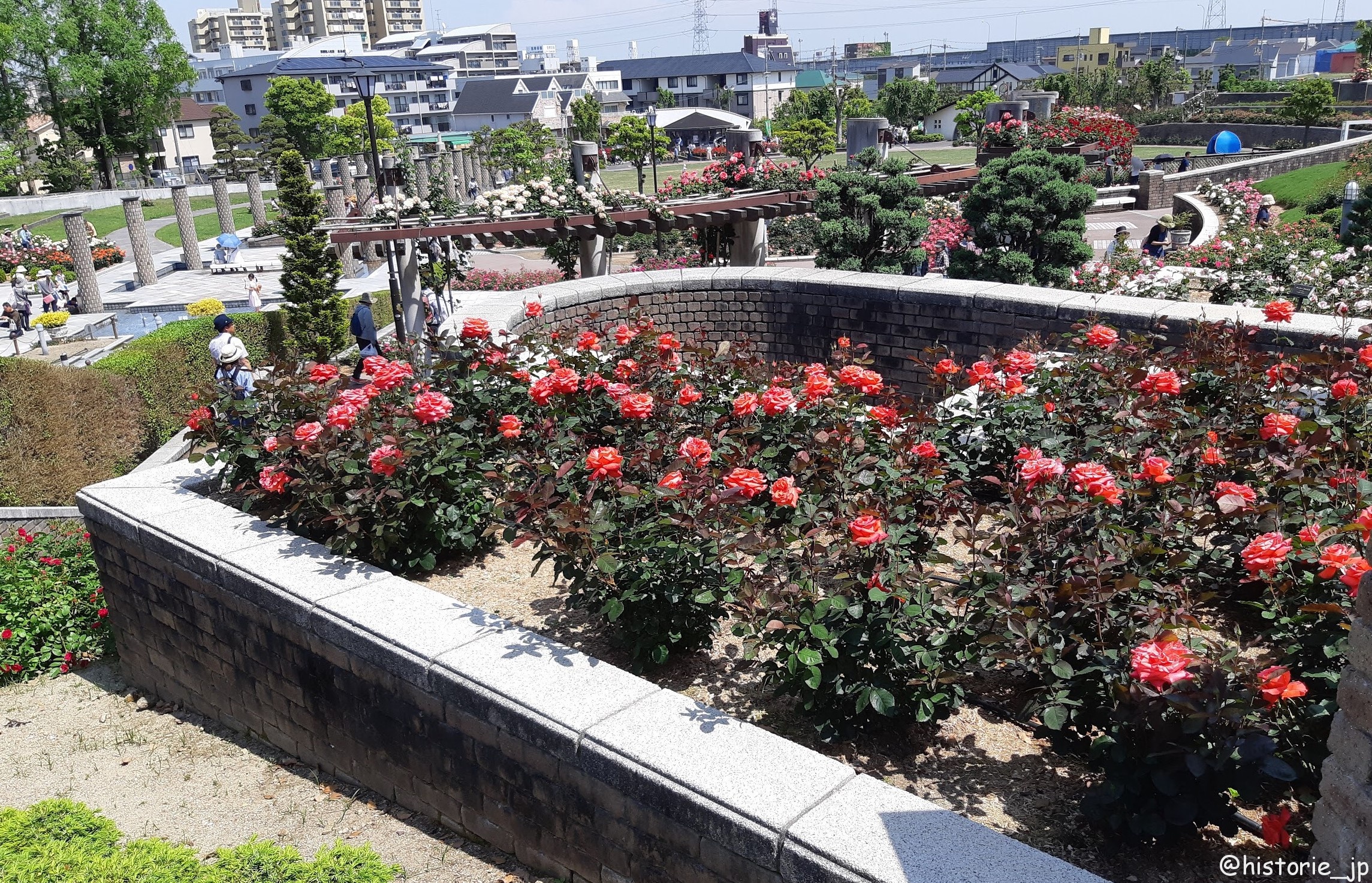荒牧バラ公園・南欧風にデザインされた園内・ぷらり歴史路