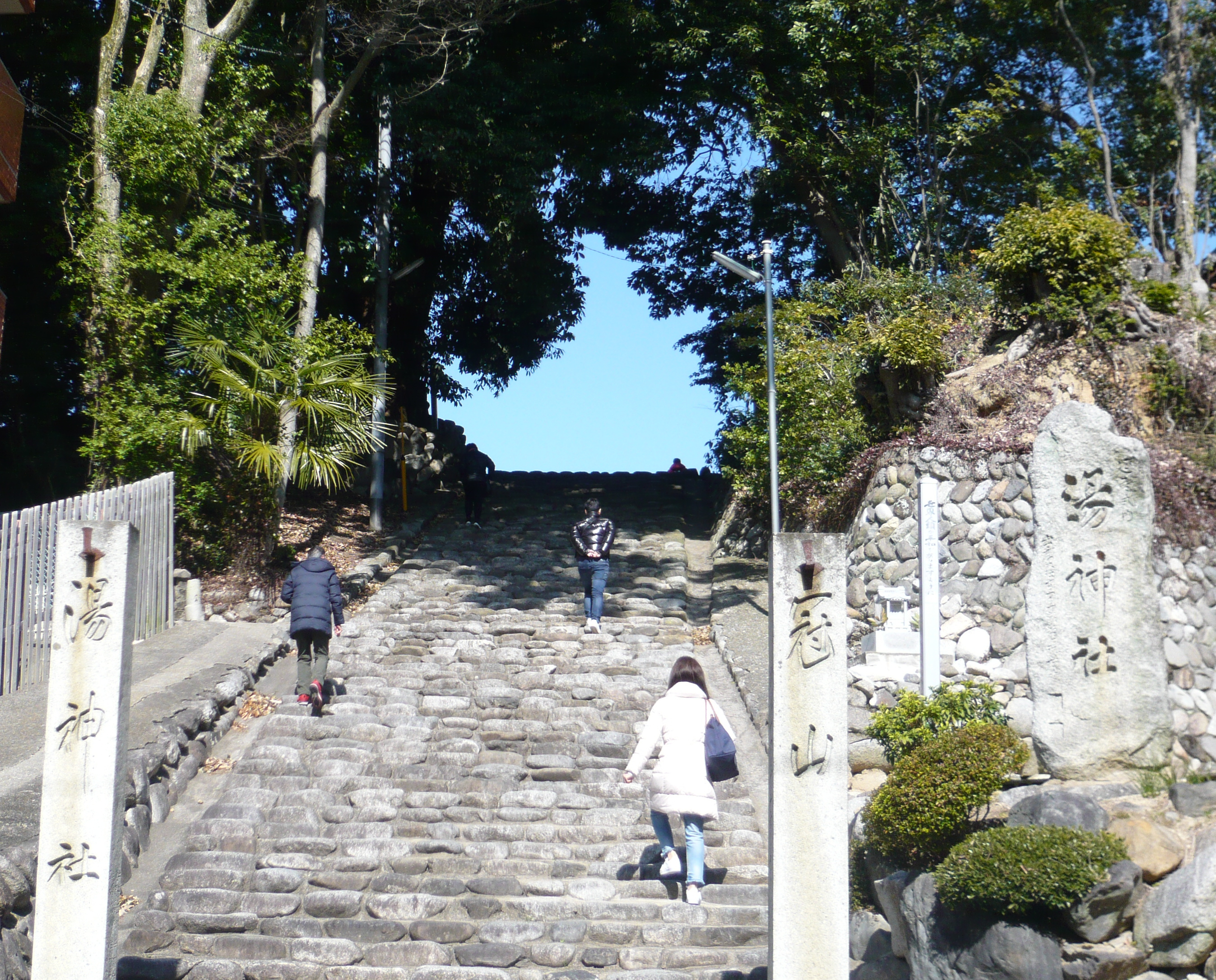 伊佐爾波神社（いさにわじんじゃ）